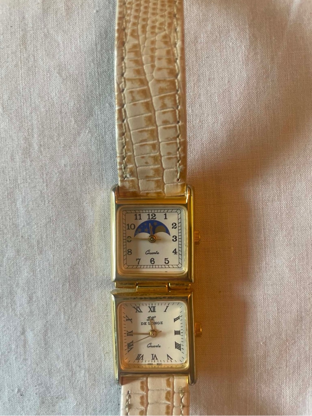 De Long Double Face Quartz Watch in Cream and Gold - Picture 2 of 7